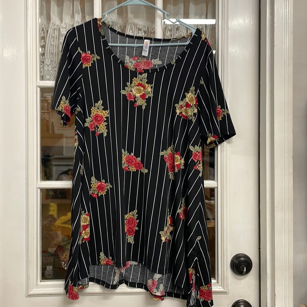 LuLaRoe Perfect T  size M